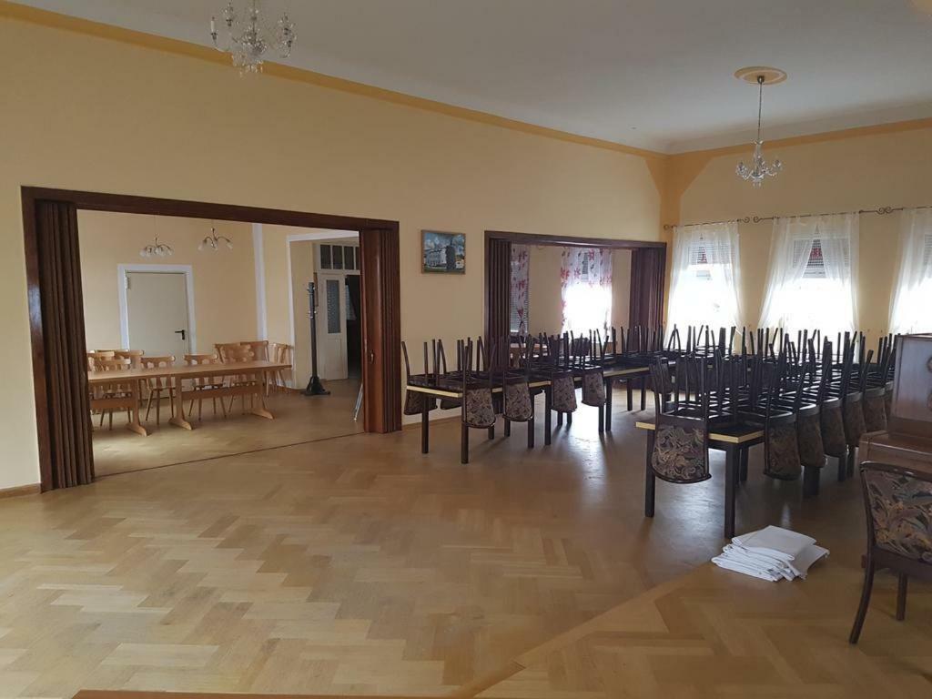 Отель Heegemuhler-Hof Эберсвальде-Финов Экстерьер фото